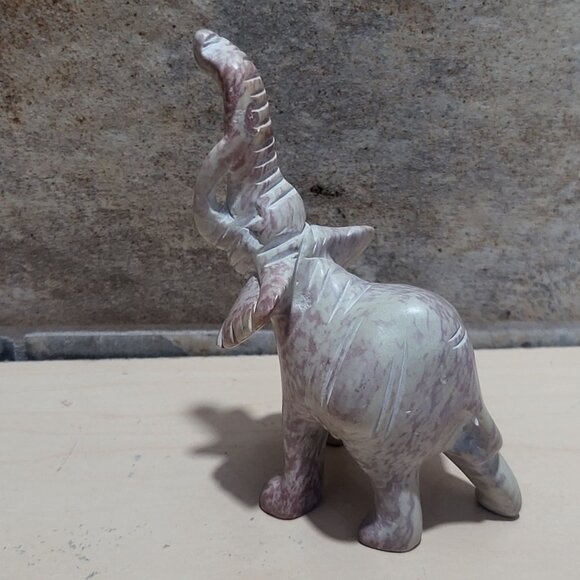 Small Hand Carved Elephant Figurine Pink White Stone Marble Onyx Trunk Raised - Picture 12 of 12